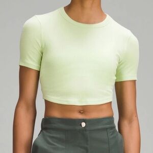 Lululemon Hold Tight Cropped T-Shirt -‎ spark green